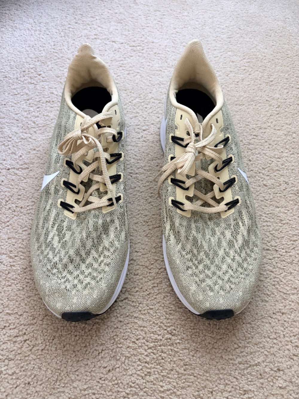 Men's Nike Air Zoom sneakers size 12.5 yellow black gold white